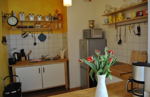 Mitte Apartment | Explore Museum Island & Gendarmenmarkt: Top-Rated Stay!