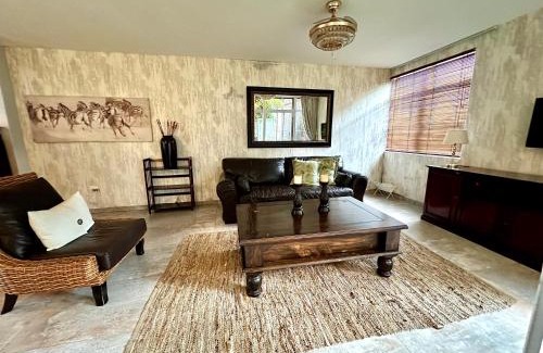 Musgrave Cabin | Budget-Friendly Musgrave Avenue Guest Lodge with Breakfast