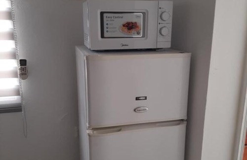Mateh Yehuda Apartment | Budget-Friendly Retreat at Music House with 8/10 Rating