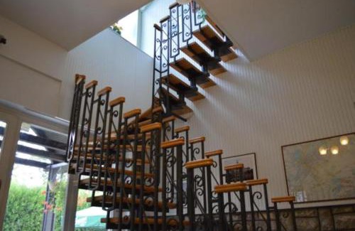 Gyor Bed & Breakfast | Pet-Friendly Stay at Muskátli Panzió - Family Welcoming
