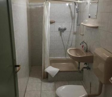 Gyor Bed & Breakfast | Pet-Friendly Stay at Muskátli Panzió - Family Welcoming