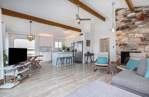 Bluffton House | Unwind at Muskegon Beach House Oasis with Pool & Spa
