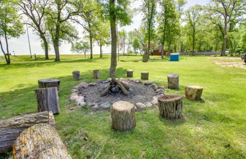 Garrison House | Charming Garrison Cabin on Mille Lacs Lake with Dock Access