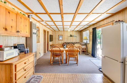 Garrison House | Charming Garrison Cabin on Mille Lacs Lake with Dock Access