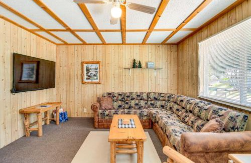 Garrison House | Charming Garrison Cabin on Mille Lacs Lake with Dock Access