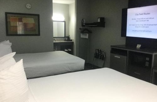 Muskogee Hotel | Family-Friendly Muskogee Inn: Accessible Stay with Kitchen