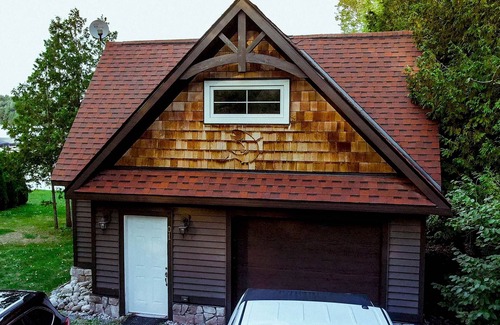 Utterson Cottage | Scenic 2-Bedroom Lakefront Cottage with Ocean Views