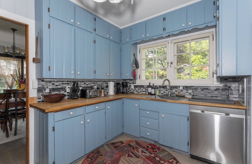 Windermere House | Experience Muskoka Manor: Lake Rosseau Retreat with Sauna