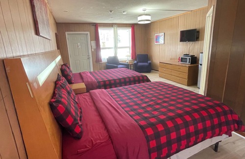 Gravenhurst Hotel | Cozy Muskoka Nights Motel with Breakfast & Family Amenities