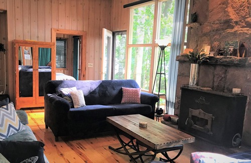 Port Stanton Cottage | Muskoka Point Zen - Lake Beach HotTub Wifi Toys. SUMMER MINIMUM 3 Nights