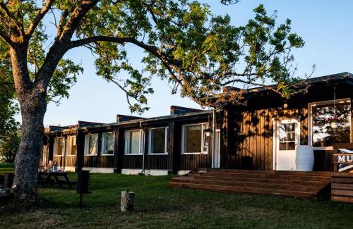 Abruka Apartment | Discover Must Pärl Abrukas: Family-Friendly Escape