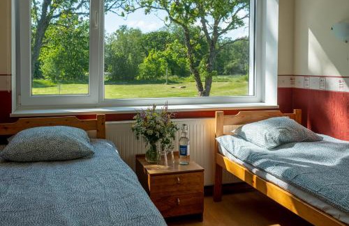 Abruka Apartment | Discover Must Pärl Abrukas: Family-Friendly Escape