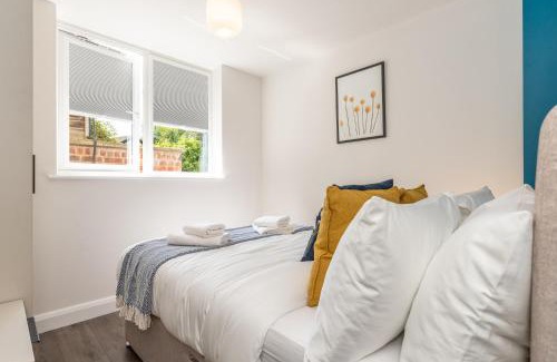 Leicester Apartment | Vibrant Contemporary Two Bed Apartment Ideal for Families