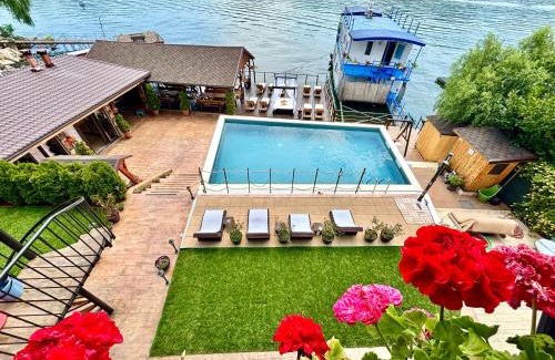 Orsova House | Explore Mustaciosul Dunarii: Guest Rated 9.8 with Ocean Views