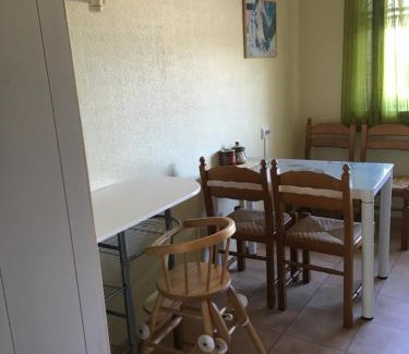 Mustvee Apartment | Exceptional Mustvee Kortermajutus with Private Beach Access