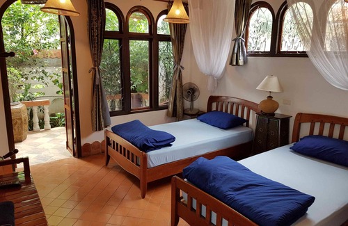 Nong Khai House | Relax at Mut Mee Garden Guest House with Spa & Breakfast