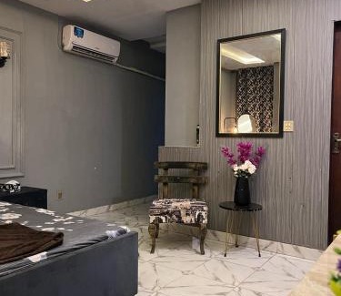 Lahore Apartment | Muted Mellow Tone 1BR Johar town Self Check-In