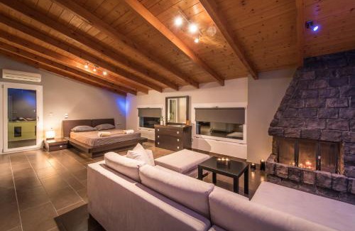 Agrilia Villa | Elegant Muthee Private Villa with Oceanfront Pool & Spa