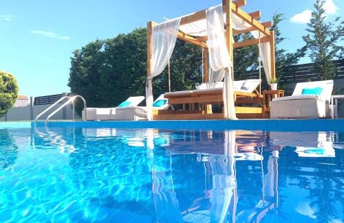 Agrilia Villa | Elegant Muthee Private Villa with Oceanfront Pool & Spa