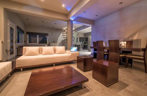 Agrilia Villa | Elegant Muthee Private Villa with Oceanfront Pool & Spa