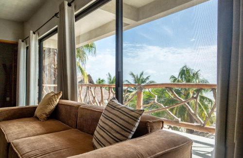 Carmen Other | MUUN Beach Club