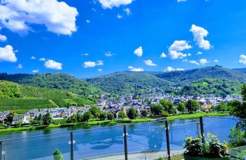 Treis-Karden Apartment | Experience MV Römervilla: Panoramic Views & Relaxing Spa