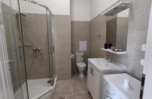 Teplice Apartment | Pet-Friendly MVAhouse: Guest Rated 9/10, Family Welcoming
