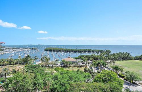 Coconut Grove Apartment | MVR-Bask in Luxury-Right in Coconut Grove