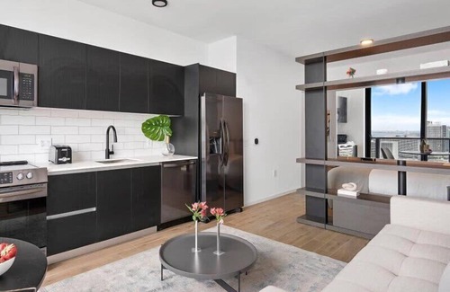 Downtown Miami Apartment | MVR High-Floor Studio with Epic City and Bay Views