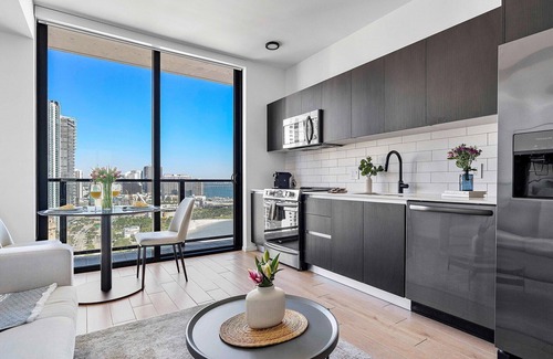 Downtown Miami Apartment | MVR High-Floor Studio with Epic City and Bay Views