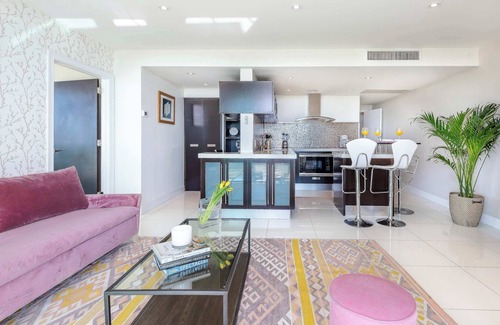 Coconut Grove Apartment | Oceanfront Apartment with Corner Balcony & Free Amenities