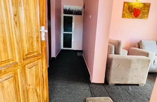 Dar es Salaam House | Pet-Friendly Mwaipyana BnB: Ideal for Families and Travelers