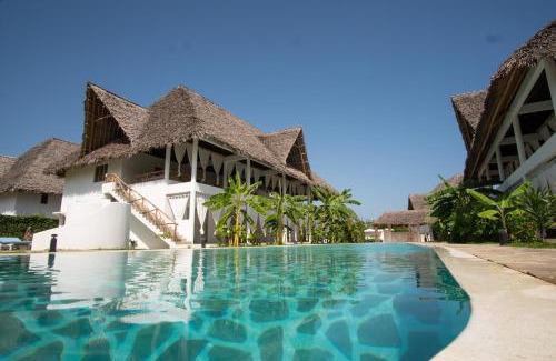 Watamu Apartment | Mwezi - Maisha Resort: Guest Rated 10/10 with Ocean Views