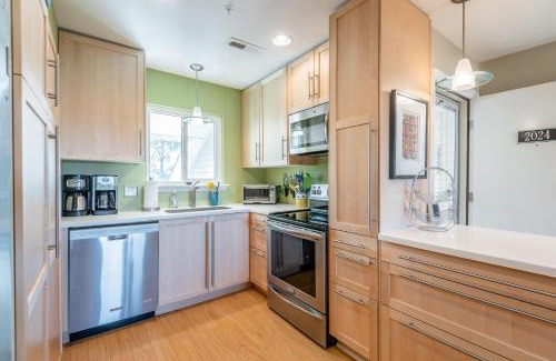 Seabrook Island House | Discover 2024 Marsh Walk Villa with Family-Friendly Pool
