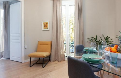 Poblenou Apartment | Relax at My Address on the Beach with Family and Pets