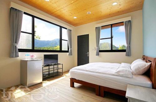 Puli House | Welcoming MY B&B: Cozy Stay with Kitchen & Fireplace