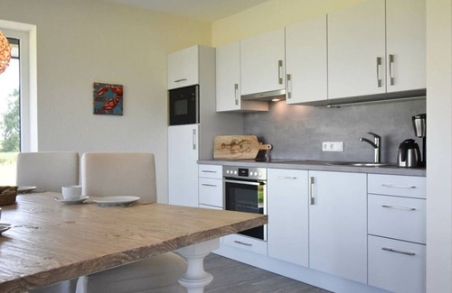 Niesgrau House | Beachfront Getaway: My Baltic Sea Place with Kitchen Access