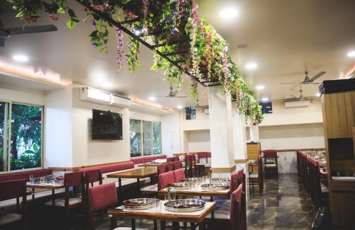 Shivajinagar Hotel | Budget-Friendly MY Bizz Hotel Sapna - Family Friendly Stay
