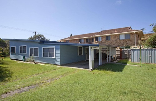 North Creek House | Dog-Friendly Retreat: My Blue Heaven with Ocean View