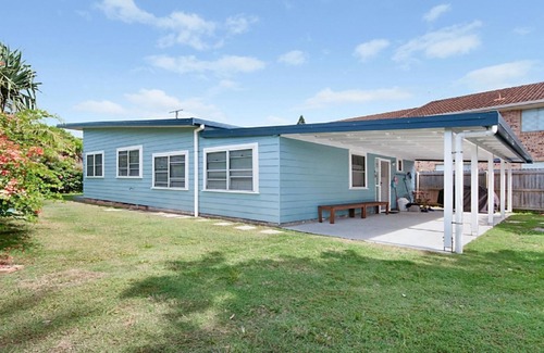 North Creek House | Dog-Friendly Retreat: My Blue Heaven with Ocean View