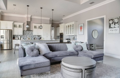 South Gulf Cove Villa | Inviting Charlotte Villa with Heated Pool & Boat Dock