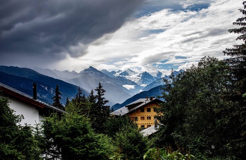 Randogne Apartment | Cozy Retreat in Crans Montana with Family-Friendly Amenities