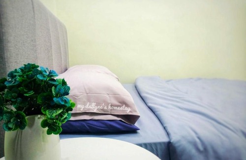 Bukit Baru Apartment | Relax at My Dallyne's Homestay with Pool in Melaka