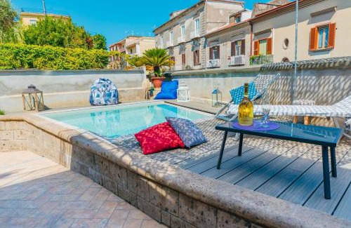 Sant'Agnello Villa | Ideal Villa Retreat: 4 Rooms, Pool & Family-Friendly Garden