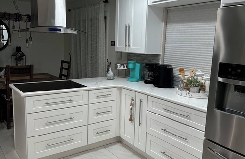 Mount Dora House | Serene Lakefront Retreat with Pool, Spa & Family Amenities