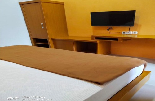 Haurgeulis House | Discover My Home Guest House Indramayu: Family-Friendly Stays