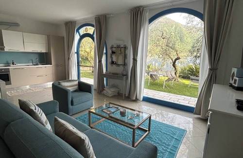 Peschiera Maraglio Apartment | Lakefront Apartment at My Home in Mount Island, Rated 9.8