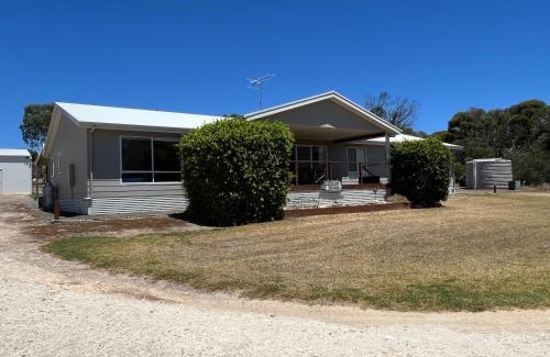 Brownlow Ki House | Discover My Island Home: Pet-Friendly with Ocean Views