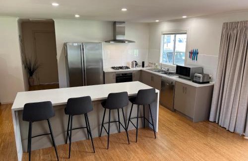 Brownlow Ki House | Discover My Island Home: Pet-Friendly with Ocean Views