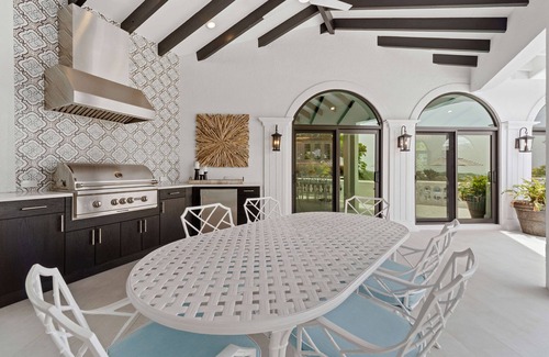 Estate Bakkero Villa | My Lady's Manor- Beautiful Views of Southside St. Thomas with Pool!